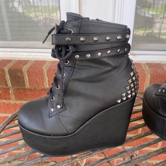 Poison 101 Demonia Boots Women 6 Black Goth Punk Studs Spikes Side Zip Lace Up - Picture 8 of 16